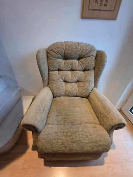 Photo of free Single sofa (Old Malden KT3) #1