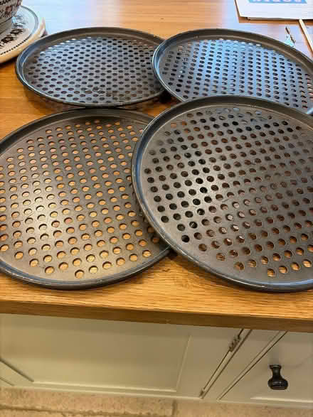 Photo of free 4 pizza trays (WR13 Berrow) #1