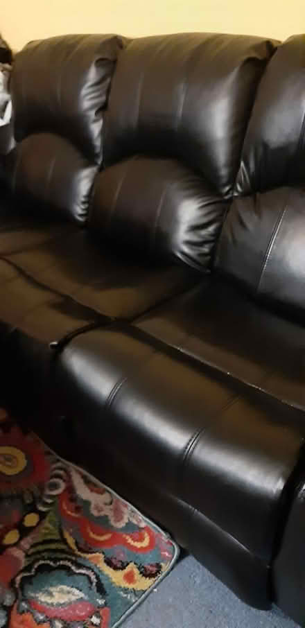 Photo of free 3 seater settee, leg recliner (Stamford Hill) #4