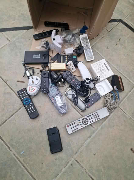 Photo of free Miscellaneous electricals (Cambridge CB24 Impington) #1
