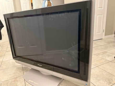 Photo of free Working TV (Columbia/FischerHallman) #1