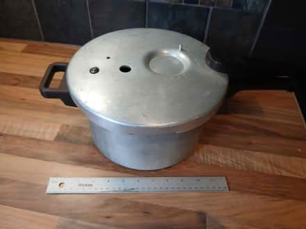 Photo of free Large Aluminium Pan (Haworth BD22) #3