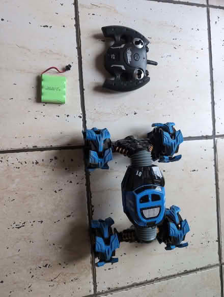 Photo of free Remote control car (poor batteries) (Darby Green GU17) #1