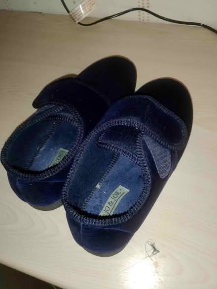 Photo of free Slippers for swollen feet size 10 (Billericay CM4) #1