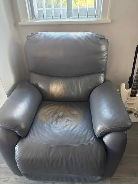 Photo of free 3 piece suite (Banks PR9) #3