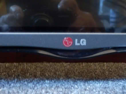 Photo of free LG TV with Remote and Power Cable (South Side Paisley PA2) #4