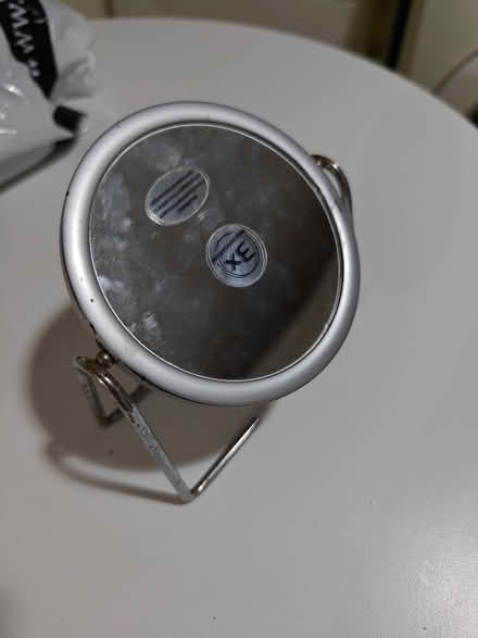 Photo of free small mirror (Surrey Quays SE8) #2