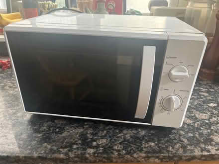 Photo of free Microwave (South Woodford E18) #1