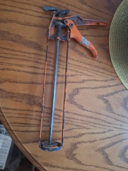 Photo of free Sealant gun (Forestgreen GL6) #1