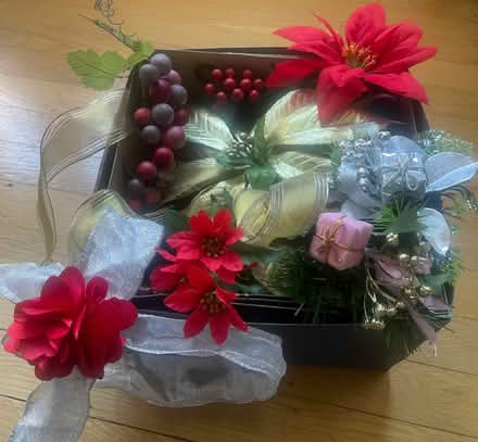 Photo of free Gift wrapping supplies (Laurelhurst, 1 mi s of uvill.) #1