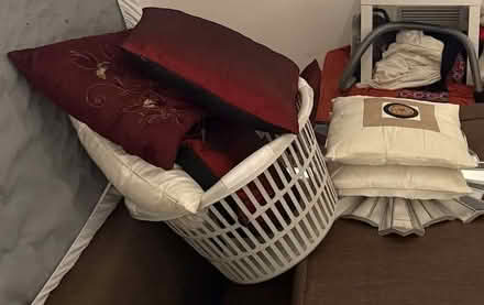 Photo of free pillows and blankets mix of clothes ,shoes ,mirror ,bike (Langley SL3) #4