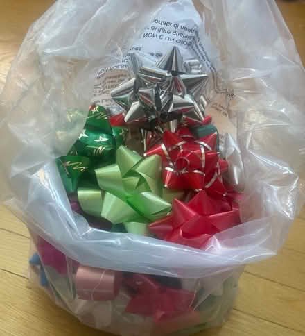 Photo of free Gift wrapping supplies (Laurelhurst, 1 mi s of uvill.) #3