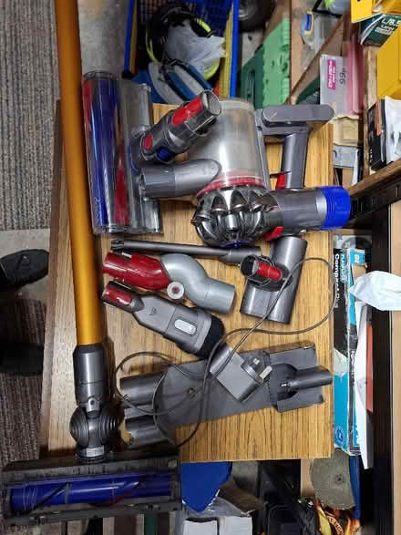 Photo of free Dyson v11 Vacuum spares or repair (Thingwall CH61) #1