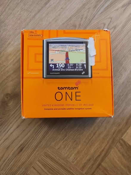 Photo of free tomtom Sat Nav (Allerton L18) #1