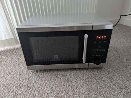 Photo of free Electrolux 800W 20L Microwave/Grill (Bathgate EH48) #1