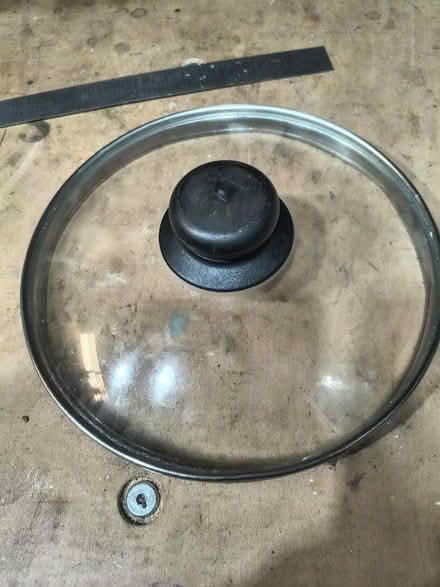 Photo of free 20cm/8" pan lid (Grove OX12) #1