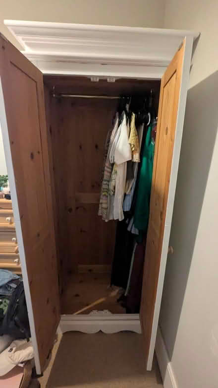 Photo of free Beautiful wooden wardrobe (Earlsfield SW18) #3