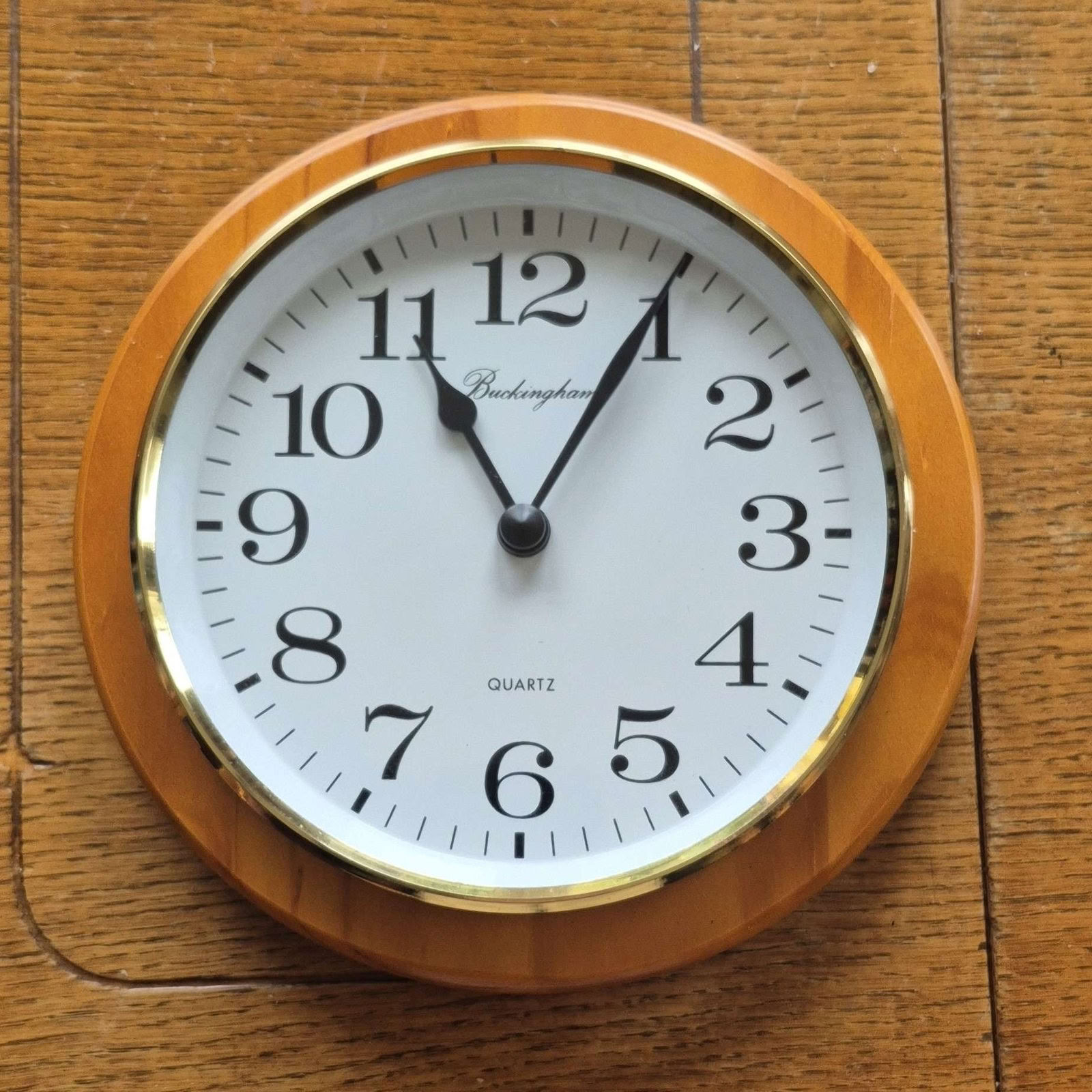 Free: Battery powered wall clock (Abbotswood GU1) - Guildford Freegle