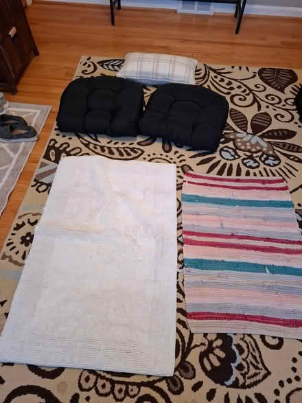Photo of free Cushions, throw ruga (Garden City) #4