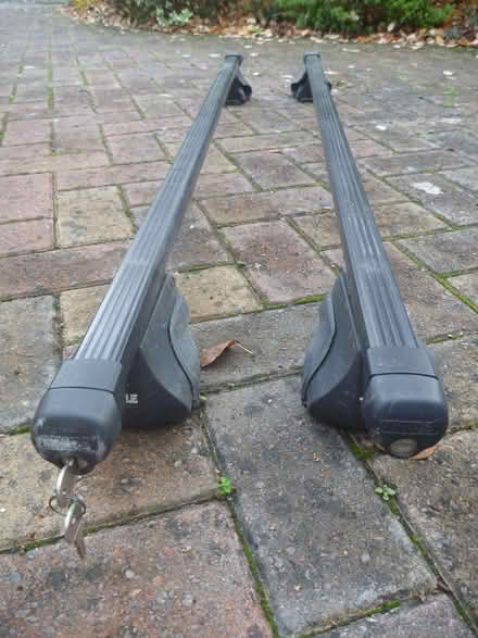 Photo of free Thule Roof Bars (Bracknell RG12) #1
