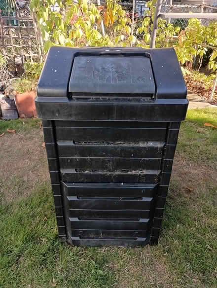 Photo of free Compost bin (Greenwood near 83rd) #1