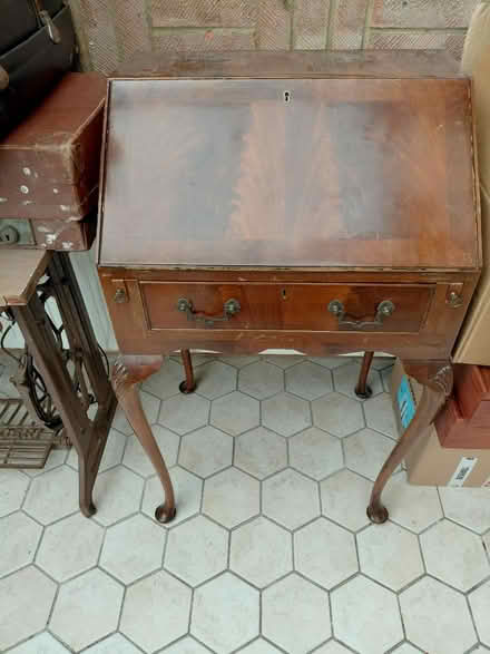 Photo of free Small writting desk (Hollington TN38 9LD) #1