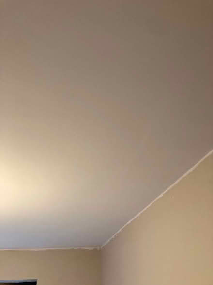 Photo of free White paint (Thorney Leys OX28) #2