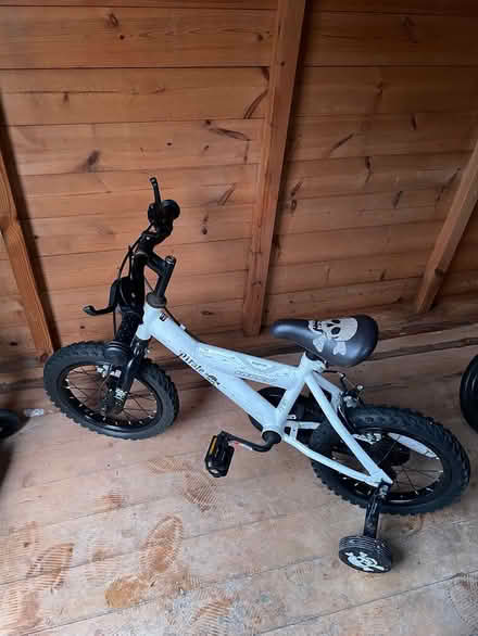 Photo of free Kids bike and 2 scooters 🛴 (Illingworth. HX2) #2
