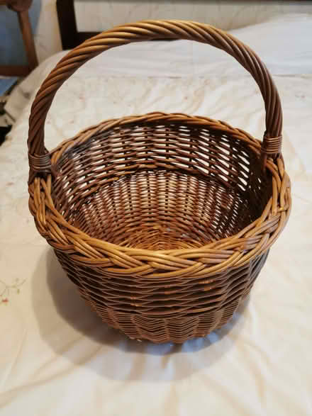 Photo of free Wicker basket (West Hitchin SG5) #1