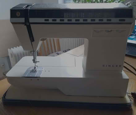 Photo of free Singer Futura Electronic Model 1000 Sewing Machine (Boothen ST4) #4