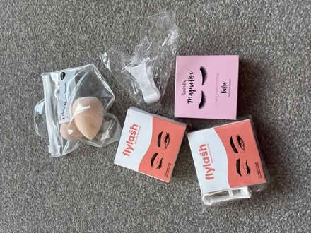 Photo of free Magnetic lashes and blender sponges (Crowborough TN6) #1