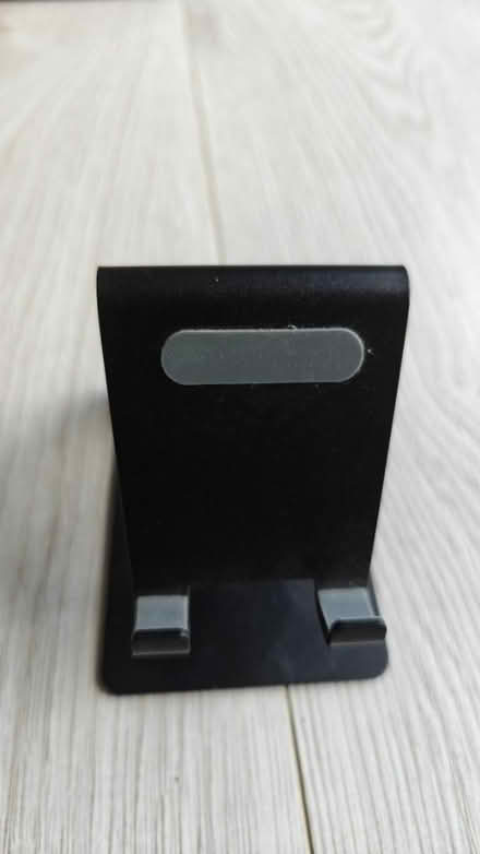 Photo of free Metal Mobile Phone Stand (Carbis Bay TR26) #3