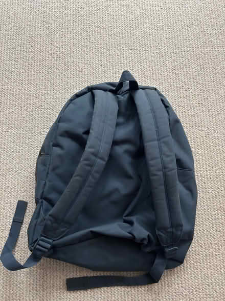 Photo of free Herschel back pack - navy blue excellent condition (Chalfont Common SL9) #4
