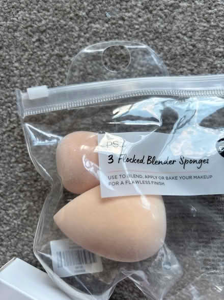 Photo of free Magnetic lashes and blender sponges (Crowborough TN6) #4