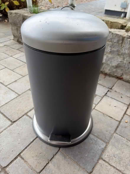 Photo of free Pedal bin (Highcliffe BH23 5BA) #1
