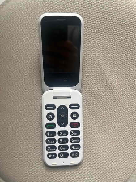 Photo of Simple mobile phone (Tooting Bec, SW17) #1