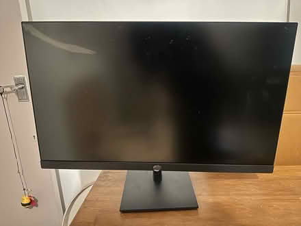 Photo of free 4 x monitors (cracked screen) (walthamstow, E17) #1