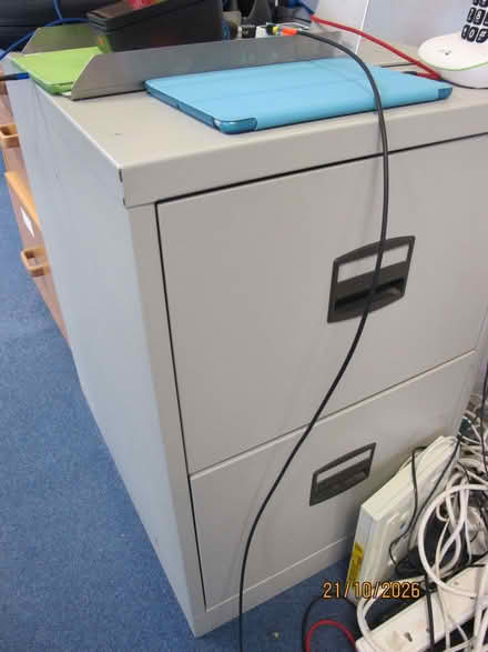 Photo of free office bits, screens/ dividers, drawer units , table desk (Eastbourne BN21) #3