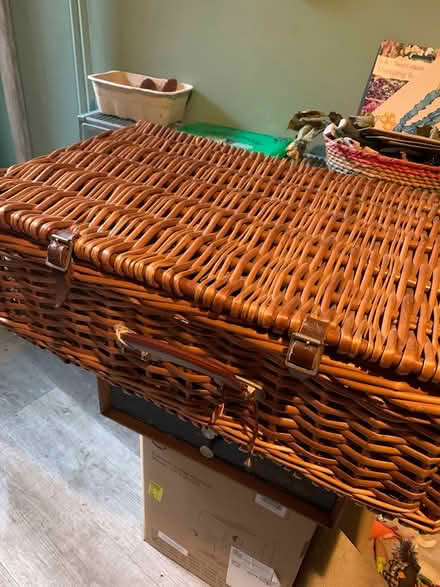 Photo of free Vintage picnic basket (Spencer Walk CT11) #1