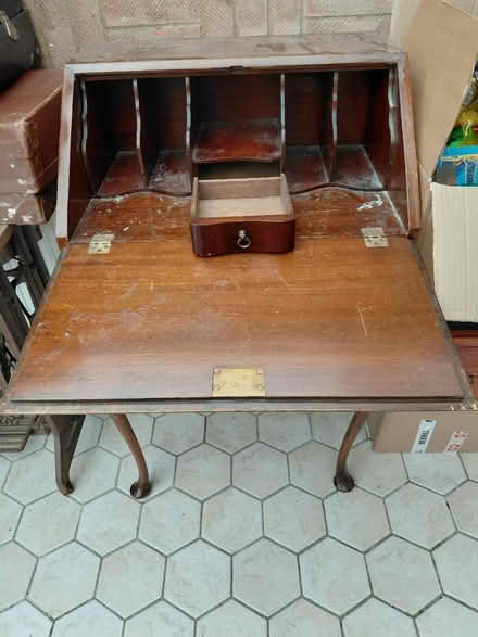 Photo of free Small writting desk (Hollington TN38 9LD) #2