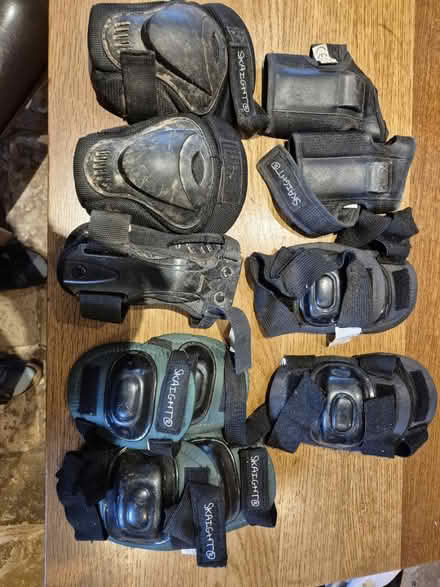 Photo of free Knee and wrist guards skateboarding (East Ashling PO18) #1