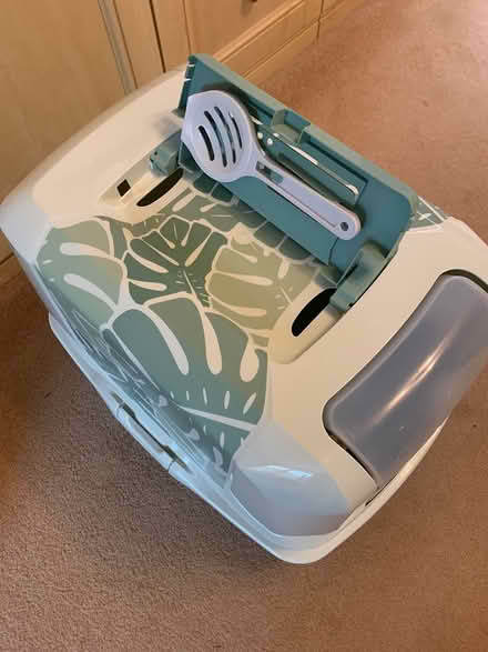 Photo of free Cat Litter Tray / Cover (RG41 Winnersh) #4