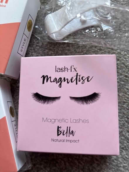 Photo of free Magnetic lashes and blender sponges (Crowborough TN6) #3