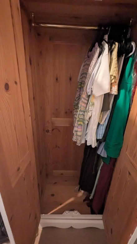 Photo of free Beautiful wooden wardrobe (Earlsfield SW18) #2