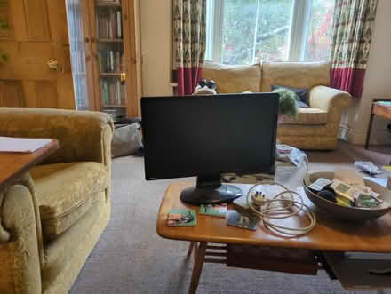Photo of free Monitor with VGL input (Broomhall S10) #1