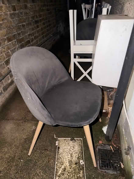 Photo of free Chair (NW11 0lr) #1