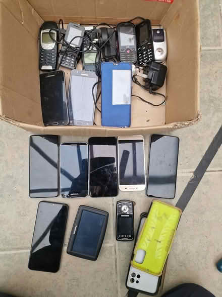 Photo of free Old mobiles ANDROID (Cambridge CB24 Impington) #2