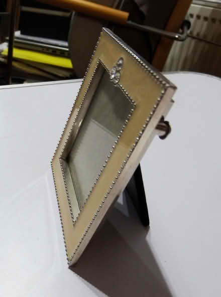 Photo of free Small Decorative Ornamental Picture Frame (Vale LA1) #3