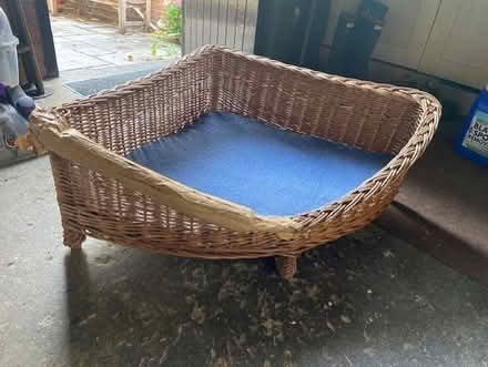 Photo of free Dog basket (Farnborough Park GU14) #1