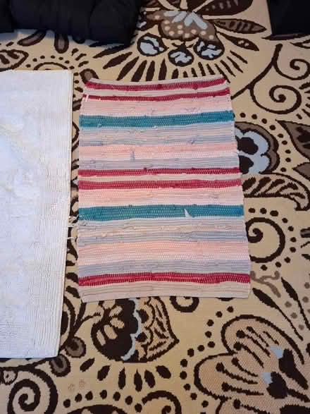 Photo of free Cushions, throw ruga (Garden City) #3